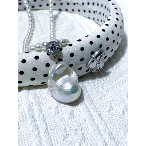 How to Embrace the Pearlcore Trend?