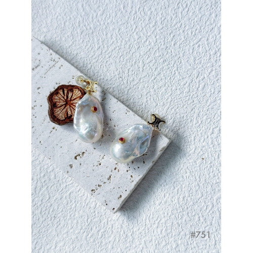Freshwater Baroque Pearl Earrings Inlaid with Ruby