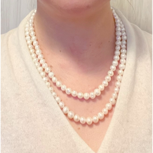 Beyond the Choker: Why the 100cm "Pearl Rope" is the Most Versatile Piece in Your Shop