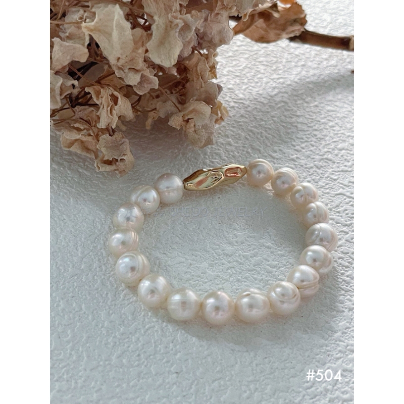 The "Timeless" Classic Pearl Bracelet | 14K Gold-Filled Clasp & Freshwater Pearls